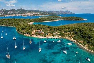 Blue Lagoon, Hvar and 5 Islands Speedboat Tour