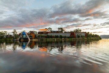 Mona and Wine Experience Tour