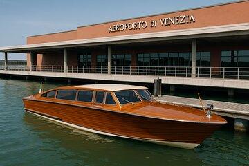 Watertaxi Transfer Venice Airport to Venice Centre 3/4 passengers