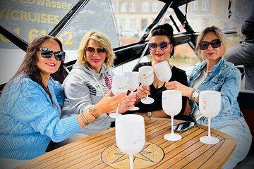 Luxury motorboat cruise in Gdansk