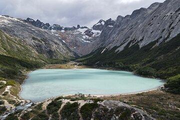 Trekking Emerald Lagoon