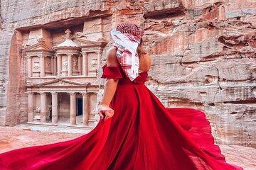 2 days Tour from Amman to Petra Wad, i Rum and Dead Sea Adventure