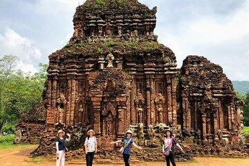 Shared Da Nang Minivan Walking Tour