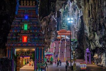 Batu Cave and Kuala Lumpur Heritage Tour by Train and Walking