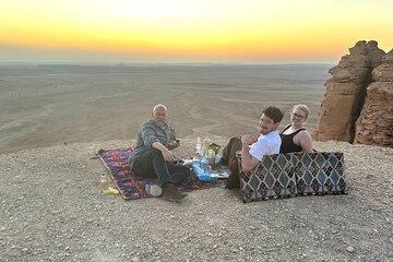 Private Sunrise and Sunset Tour to Edge of the World Riyadh