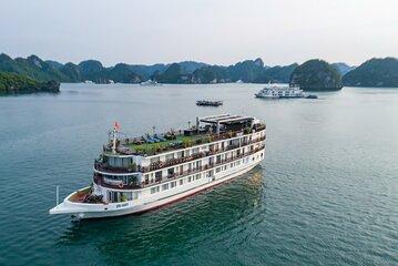 Luxury Cruises 2 day Explore Halong Bay from Hanoi