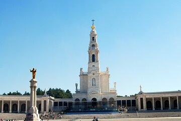 Lisbon Fatima Nazare and Obidos Full-Day Private Tour