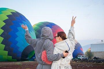 Balloon over the Teotihuacan Pyramids
