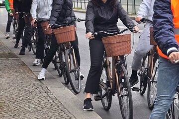 Berlin guided bike tour through the heart of the city