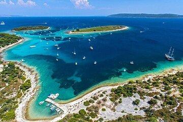 Private Boat Tour to Blue Lagoon and Trogir