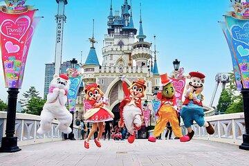 Lotte World Theme Park Admission Ticket in Seoul