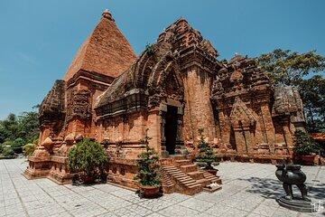 Da Nang Tour with Minivan and Walking