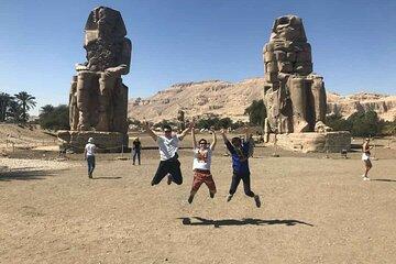 Day Tour to East and West Bank with Transfer