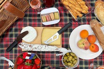 Gourmet Sunset Picnic in front of Eiffel Tower