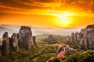 Meteora Private Full Day Tour from Athens