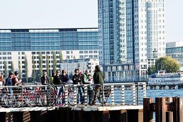 Cycling tour in the alternative Berlin in 3 hours