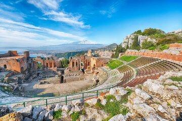 From Messina round trip transfer to Taormina with 4 hours stop