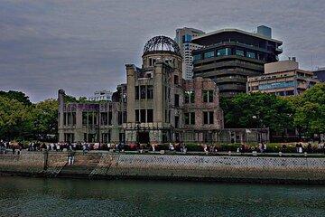 Hiroshima Peace Memorial Park Guided Tour with Scholar