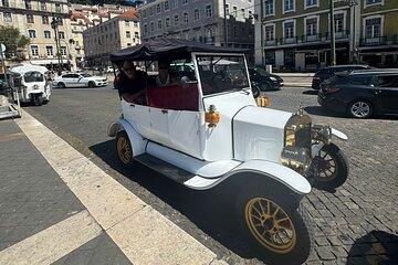 1 hour Tuk Tuk Panoramic Tour through Lisbon Miradours