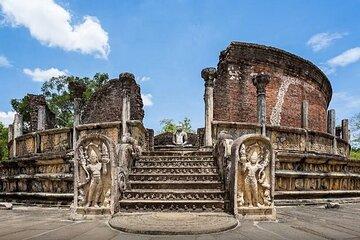 Private Polonnaruwa UNESCO City Tour & Jeep Safari from Sigiriya
