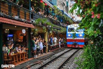 Top Sights and Hidden Local Life Experience at Hanoi