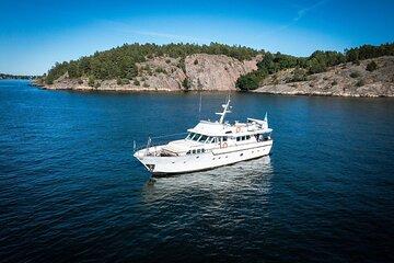 Private Sandhamn Sailing Tour for 2 Days
