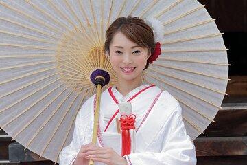 Casual Japanese Bride and Groom Kimono Fitting Experience