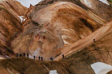 Hot Spring Valley Hike, Highland Baths, Waterfall and Geysir Tour