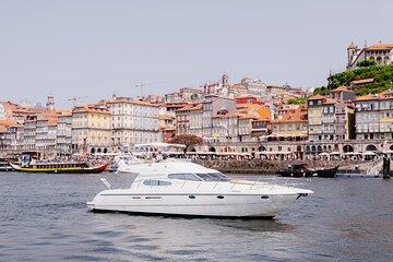Porto Luxury Yacht Cruise with Wine Tasting and Snack
