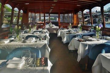 Amsterdam: Exclusive Dinner Canal Cruise