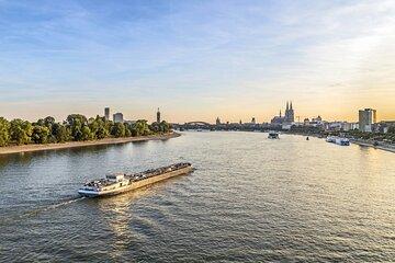 From Frankfurt: Custom Private Day Tour with Vehicle and Guide