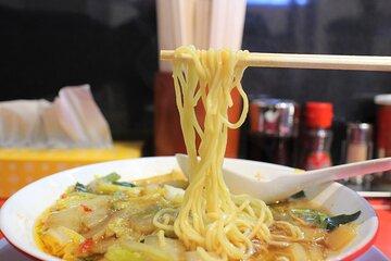 Saika Ramen Yatai Walking Tour Experience