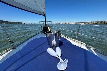 Lisbon Romantic Exclusive Tour for 2 at Sunset