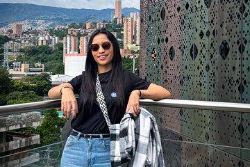 Unique photos in Medellin with creative photographer