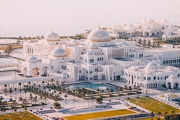 Abu Dhabi and Desert of the Emirates in 3 Days