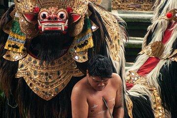 Bali Arts, Waterfalls & Monkey Forest Private Tour
