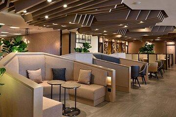 Singapore Changi Airport (SIN) Plaza Premium Lounge Service at T1