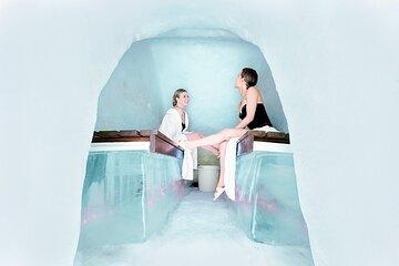 Snow sauna experience in Rovaniemi