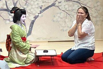 Osaka 6hr Private Guided Tour with Geisha Performance