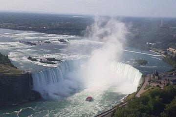 Small Group Niagara Falls Day Tour from Toronto with Boat cruise