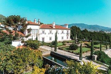 Visit 2 Green Wine Wineries with Tastings