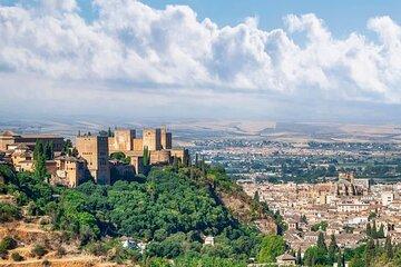 Alhambra Tour From Your Hotel in Seville
