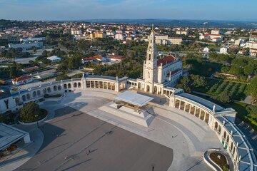 Fatima, Batalha, Nazare, Obidos Private Experience