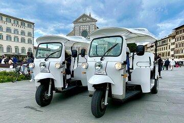 Private Tour with Golf Car and Tuk Tuk in Florence