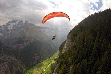 Lauterbrunnen Private Hike and Paraglide Experience
