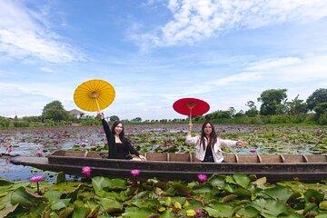 Red Lotus Pond and Thonburi Market Day Trip - Driver Only