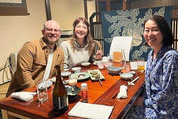 Discover Takayama Private Nightlife Tour with Drinks and Snacks