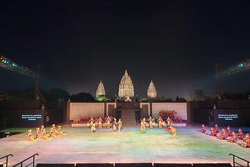 Sunset Prambanan & Ramayana Ballet Show + Dinner (Tickets Incl.)