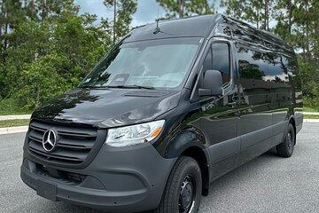 Premium Airport and Hotel Transfers van Fourteen passengers