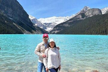 Shared Tour from Calgary to Moraine, Lake Louise and Emerald Lake